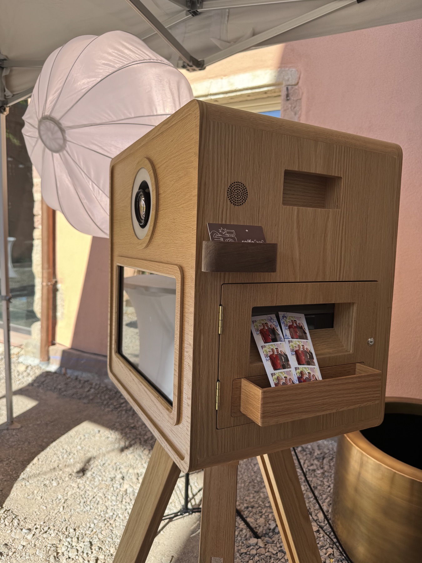 Installation d'un Photobooth Selfie360 avec impressions photo